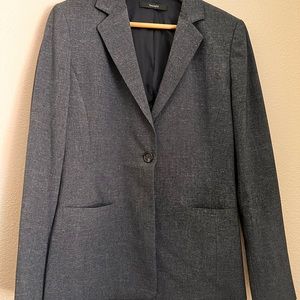 Women’s Tahari pant suit